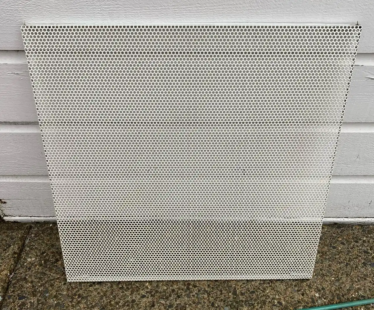 Same ventilation grille after professional duct cleaning by North West Breeze — fully restored